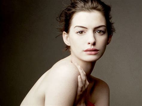 1284x2778px free download hd wallpaper anne hathaway portrait headshot looking at camera