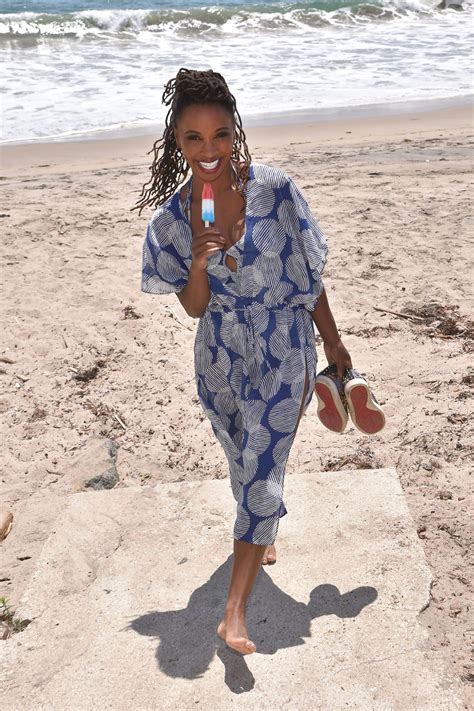 Shanola Hampton Poses In A Bikini On The Beach In Malibu 12 Photos