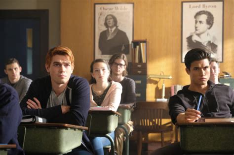 Riverdale On The Cw Canceled Or Season 3 Release Date Canceled Renewed Tv Shows Ratings