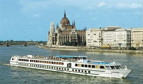 Gran crucero fluvial por el Danubio días en el MS Swiss Crown visitando Linz Durnstein Viena