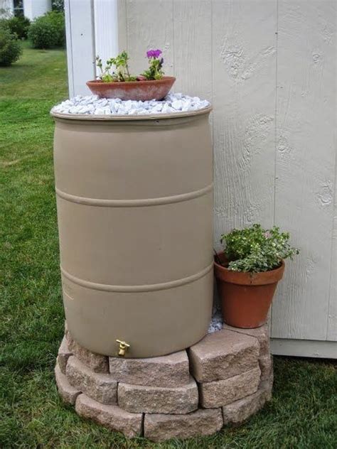 Creating your own diy rain barrel is a great way to save money and take pride in one more project you've made with your own two hands. Great Ideas On How To Build A Diy Rain Barrel - Solid DIY