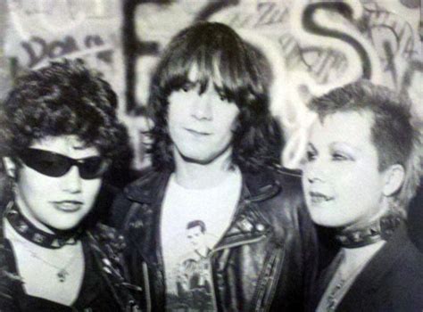 Dee Dee Ramone With And Pleasant Gehman And Hellin Killer 1977photo