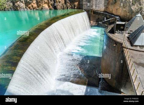Dam On River Hi Res Stock Photography And Images Alamy