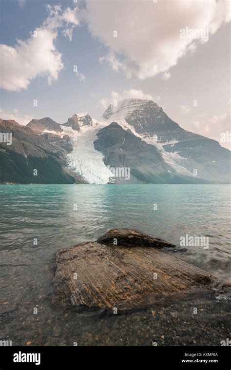 Monte Glaciar Berg Robson Fotos E Imágenes De Stock Alamy