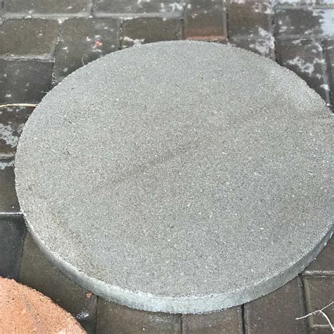 24 Inch Round Concrete Stepping Stones Mutual Materials 16 In X 16 In