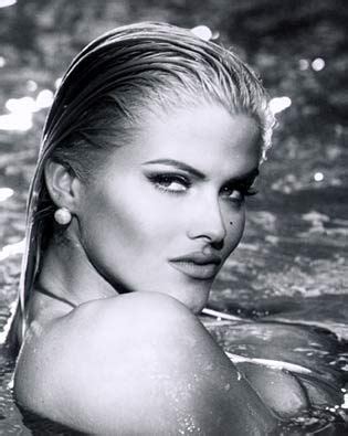 Beautiful Train Wreck Anna Nicole Anna Nicole Smith Nicole