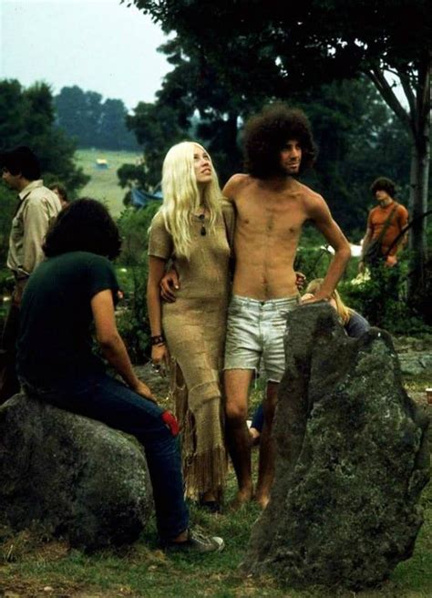43 seltene Fotos zeigen wie verrückt Woodstock wirklich war