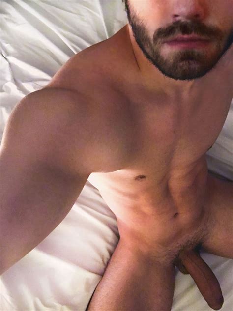 Selfie Nu Pour Ce Beau Barbu Free Download Nude Photo Gallery