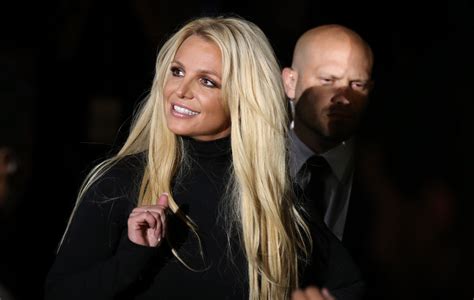 Britney Spears Reportedly Lands “record Breaking” Deal For Tell All