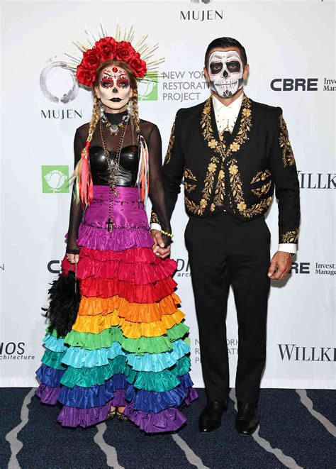 Kelly Ripa And Mark Consuelos Wear Day Of The Dead Inspired Costumes