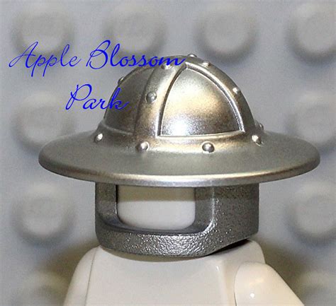 New Lego Kingdoms Metallic Silver Helmet Castle Knight Minifig Gray