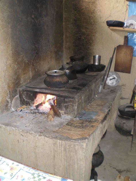 A contrario de lo que se piensa, las nuevas cocinas de leña son eficientes, limpias y bonitas. ars coquinaria: El cuy y un vistazo a las cocinas de la ...