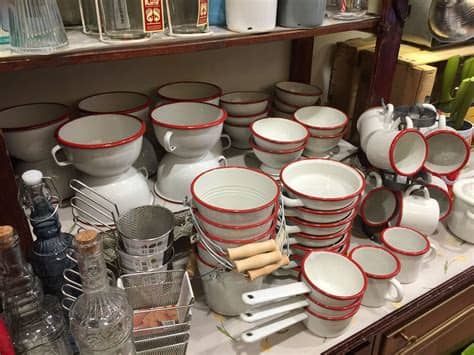 Justo lo que necesitas en el momento adecuado. En una cocina de estilo vintage no puede faltar esta ...