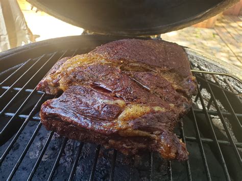 Pour olive oil, and wine over when roast is near to being completed, pour dami's famous bbq sauce, brown sugar over roast. The Best Smoked Chuck Roast - BBQ & Grilling