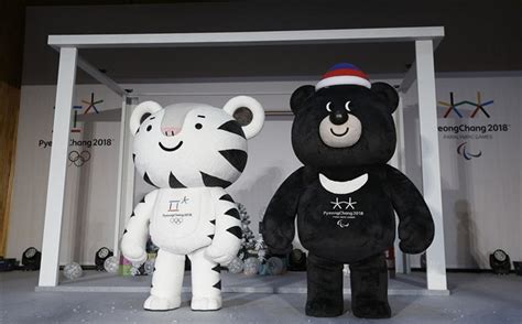 Vystupujú na každom americkom športovom podujatí, aby naplnili dav tímovým duchom a hrdosťou. Korejská olympiáda představila maskoty: bílého tygra a ...