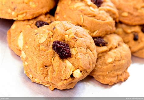 Yummy Orange Spiced Oatmeal Raisins Cookies Recipe