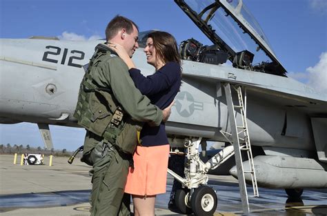 A Pilot Reunites With His Wife Virginia Beach Va Dec Flickr