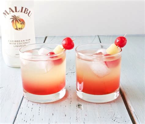 Using pineapple juice, malibu rum, and grenadine.its the perfect summer cocktail! Malibu Sunset Cocktail - Homemade Food Junkie | Mixed ...