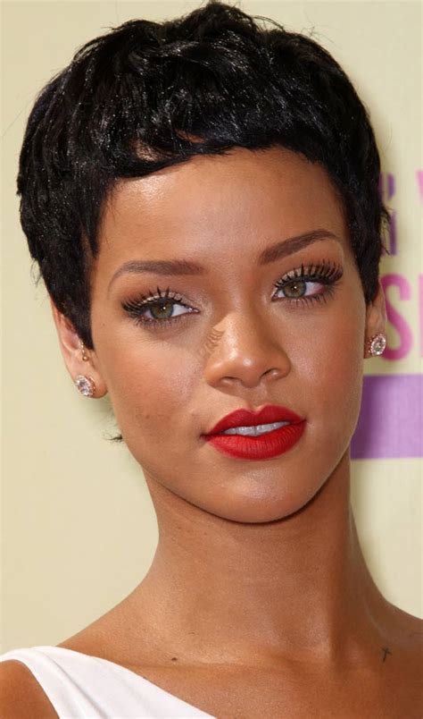 10 Penteados Curtos Da Moda Da Rihanna Bacana