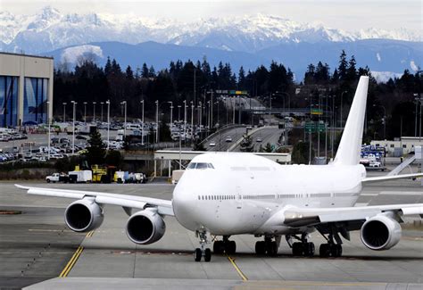 Photos Boeing Delivers First 747 8 Intercontinental Logistics Middle