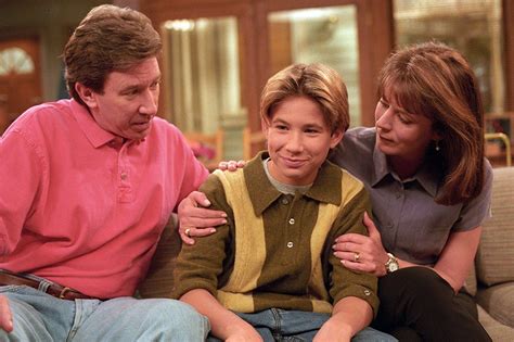 Tim Allen Jonathan Taylor Thomas And Patricia Richardson In Home
