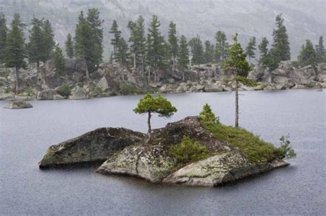 Beautiful Small Island In The Middle Of A Lake 22 Pics
