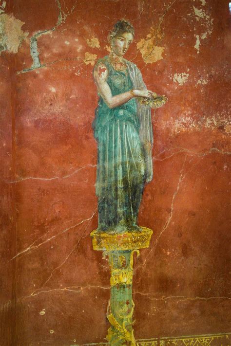 Pompeii The Outstanding Frescoes And Treasures Of Moregine Pompeii