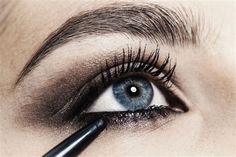 8 Popular Eyeliners Thatll Make Your Eyes Pop Howstuffworks