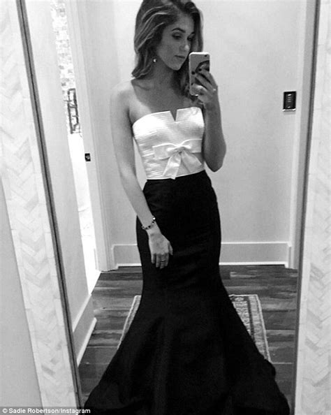 Duck Dynastys Sadie Robertson Takes Cousin Cole To The Prom Daily