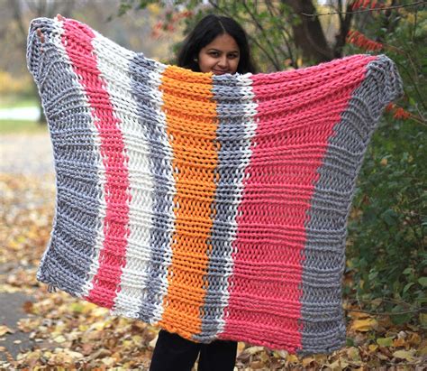 Bulky Knit Blanket Using 3 Strands Of Yarn Smiling Colors
