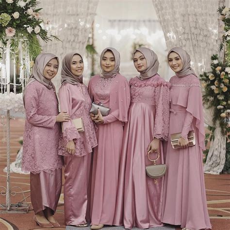 Ada baju kondangan muslim syar'i couple pernikahan brokat batik terbaru. Ini 5 Gaya Baju Kondangan untuk Ibu Hamil yang Kekinian ...