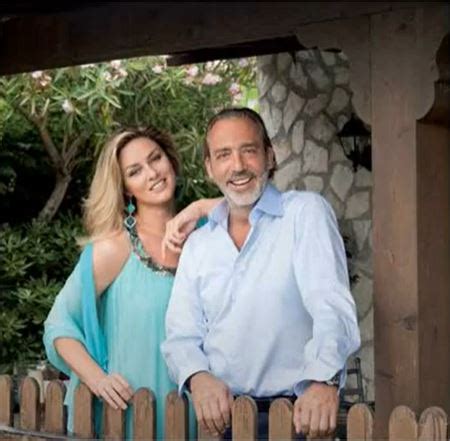 La vita della giovane martina viene scombussolata dalla scoperta dell'adulterio del padre pietro, che divorzia dalla moglie e si risposa. Luca Ward, la moglie: chi è Giada Desideri?
