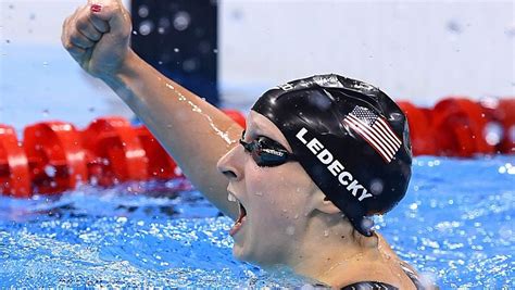 She cheers for the usa to slay all day read more here Por qué Katie Ledecky arrasa en Río 2016