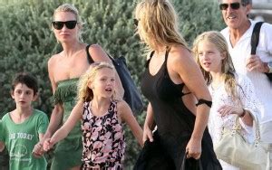 Kate Moss Topless En Vacances St Tropez