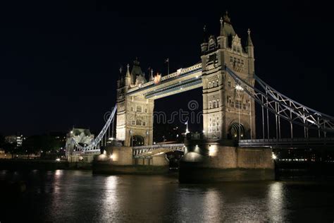De Brug Van De Toren Van Londen Engeland Stock Foto Image Of Theems