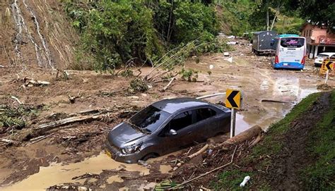 Aumentan a 74 las muertes en Honduras por el Huracán Eta y Colombia