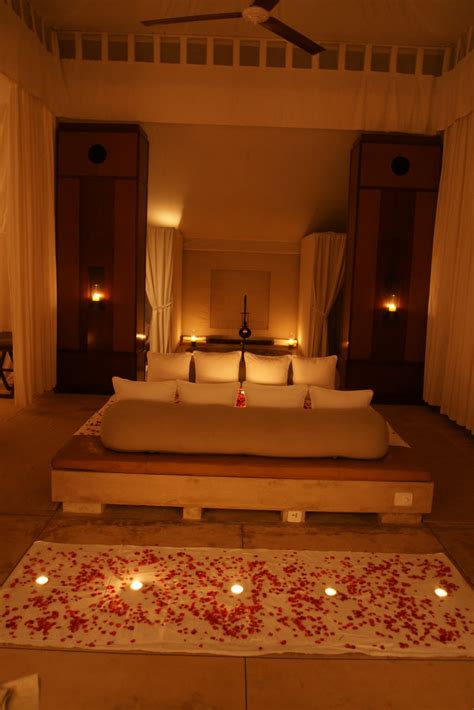 صور غرف نوم رومانسية بالشموع المرسال