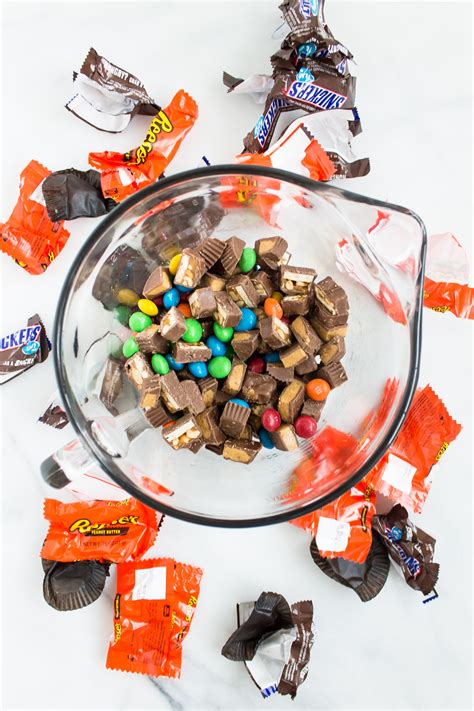 Leftover Halloween Candy Recipe Roundup Pass The Cookies