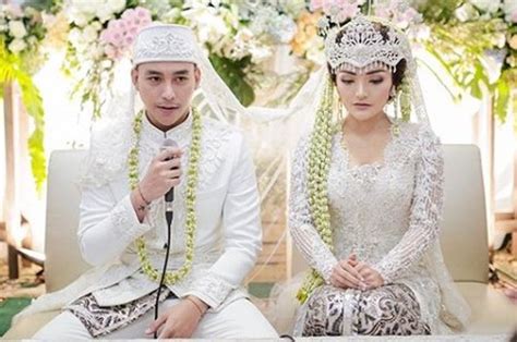 Siti Badriah Gelar Resepsi Pernikahan Para Warga Kerumuni Lokasi Hingga Bersorak Sorai Sambut