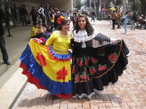 Argentina Traditional Dresses Colombian Fashion Traditional Outfits