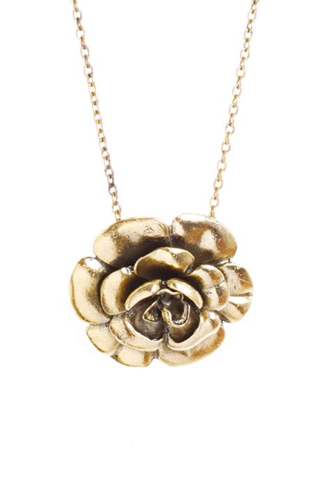 Gold Metal Flower Necklace Simple And Pretty Belle Necklace Pretty