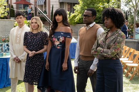 The Good Place Which Two Cast Members Were On Another Hit Show Together