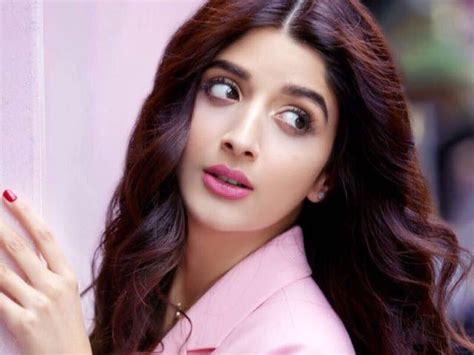 17 things we learned about mawra hocane from this throwback indian interview