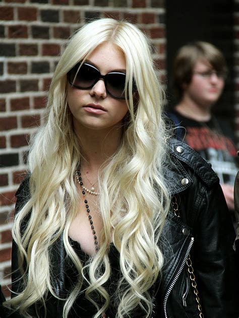 Taylor Momsen Hd Wallpapers High Definition Free Background