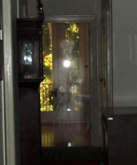 Terrifying Apparitions Invading Our Photos 25 Photos Paranormal
