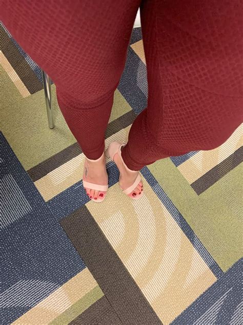 female friend s feet red toes imgsrc ru