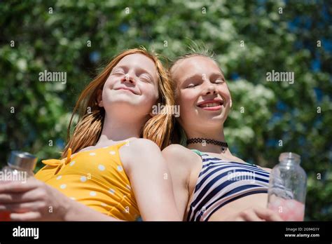 Tween Girls At The Beach Hi Res Stock Photography And Images Alamy