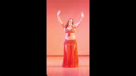 جديد رقص شرقي مثير للغاية وراقصة تملك جسم متيل و جداب للغاية 😍 Youtube
