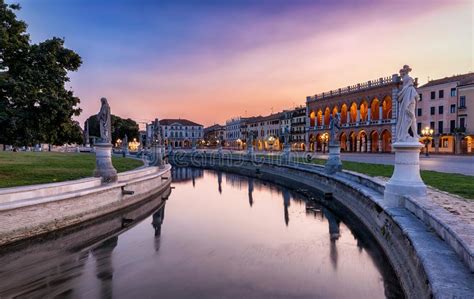 The Prato Della Valle Square In Padova Stock Image Image Of Square Monument 104274125