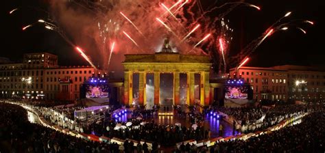 12.wann vereinigten sich die ddr und die brd? Mauerfall, Wiedervereinigung und deutsche Einheit in ...